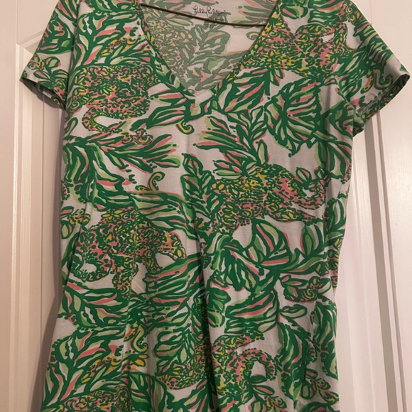2 lily pulitzer tee shirts - Picture 2 of 2